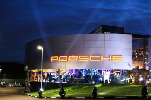 Unger Steel Generalunternehmung Porsche Moskau